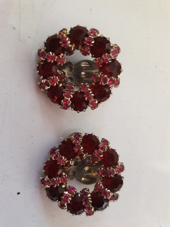 Vintage WEISS Two-tone Pink/Ruby Red Rhinestone C… - image 5