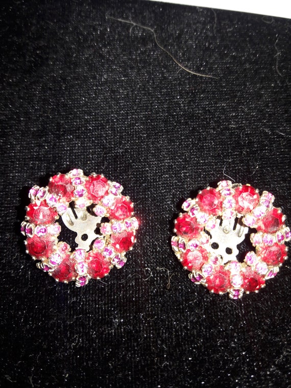 Vintage WEISS Two-tone Pink/Ruby Red Rhinestone C… - image 2