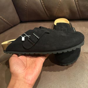 Sabots en cuir faits main : claquettes unisexes taupe à semelle en liège pour plus de confort et de style