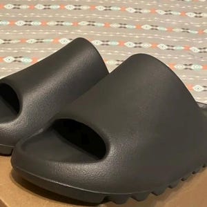 BRAND NEW Men’s Designer Slides