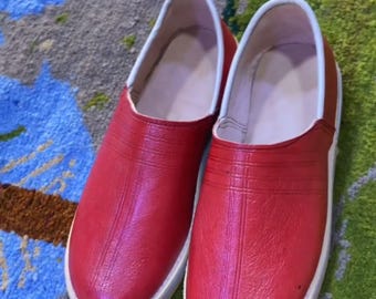 Handmade Berber Leather Slippers: Traditional Moroccan Babouches