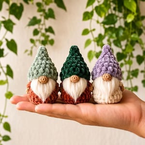 Crochet Gnome Pattern PDF, Low-Sew Chunky Velvet Garden Gnome, Beginner Amigurumi, Step-by-Step Photos, 11 Languages