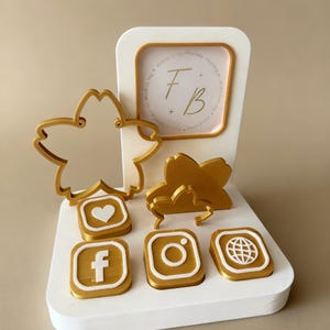 Sakura NFC Stand: Business Card, QR Code, Social Media Display for Events