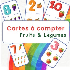 Peut inclure: Un ensemble de cartes éducatives portant le texte Cartes à compter Fruits & Légumes. Chaque carte affiche un grand chiffre et une quantité correspondante de fruits et légumes illustrés, notamment des raisins, des citrouilles, des fraises, des carottes et des pêches.