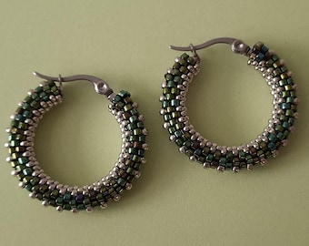 Handgemaakte kralenringoorbellen – Groene rocailles – Elegante sieraden Cadeau voor haar