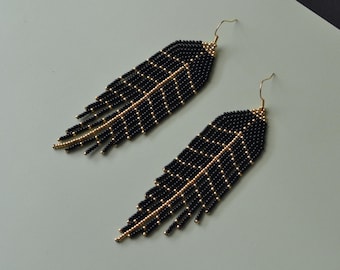 Zwarte en gouden kralenoorbellen, handgemaakte franjeoorbellen, lange kraaloorbellen, boho-statementsieraden, elegante hangoorbellen