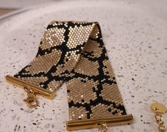 Armband met zwarte en gouden kralen, satijnen armband met slangenprint, geometrische sieraden met kleine kraaltjes, handgemaakte statement armband