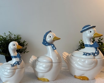 Vintage Family Goose Cookie Jar Set, Ceramic Cookie Jar Set, Blue Ribbon Geese Kitchen Decor, Ceramic Goose Cookie Jar