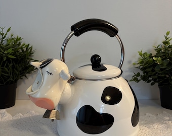 Vintage 1980s Copco Cow Teapot Kettle, White Enamel on Steel Whistling Kettle, Cow Teapot design, Cow Kettle, Cute Animal Teapot
