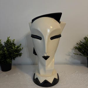 Vintage sculpture in the style of Lindsey B. Balkweill, Art Deco bust in black and white ceramic, statue from the 1980s