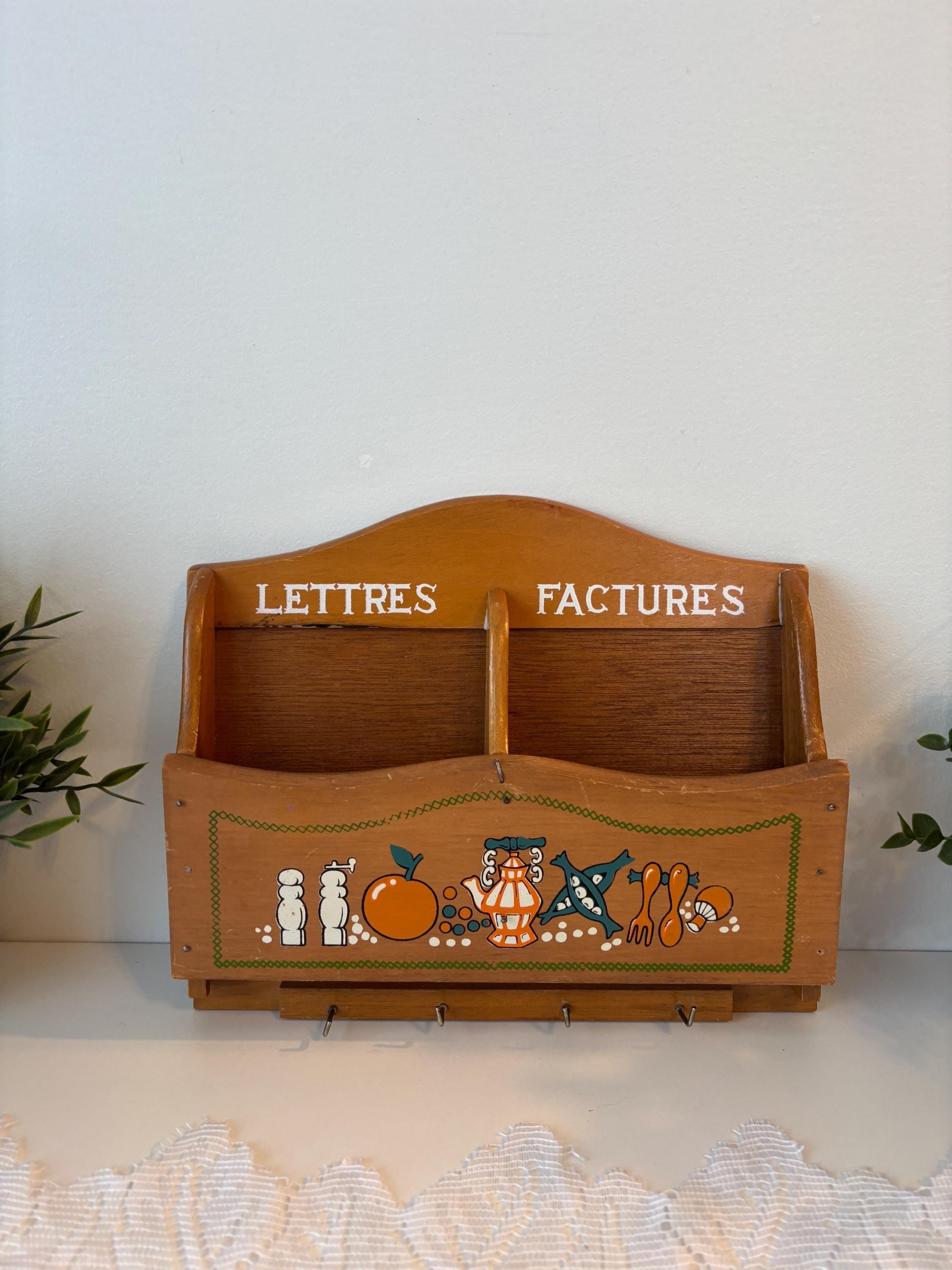 PORTE COURRIERS EN carton bouilli décor laqué Japonisant Napoléon III
