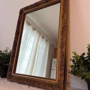 Vintage Gold Baroque Wall Mirror, Miroir mural doré sculpté style victorien, ornate frame Hollywood Regency Mirror, Miroir rococo doré