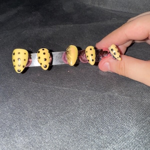 Press on nails