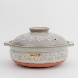 Ginpo Hanamishima Donabe Clay Pot | Japanese Earthenware Hot Pot | Floral Casserole Dish for Gas, Oven, Microwave | Made in Japan