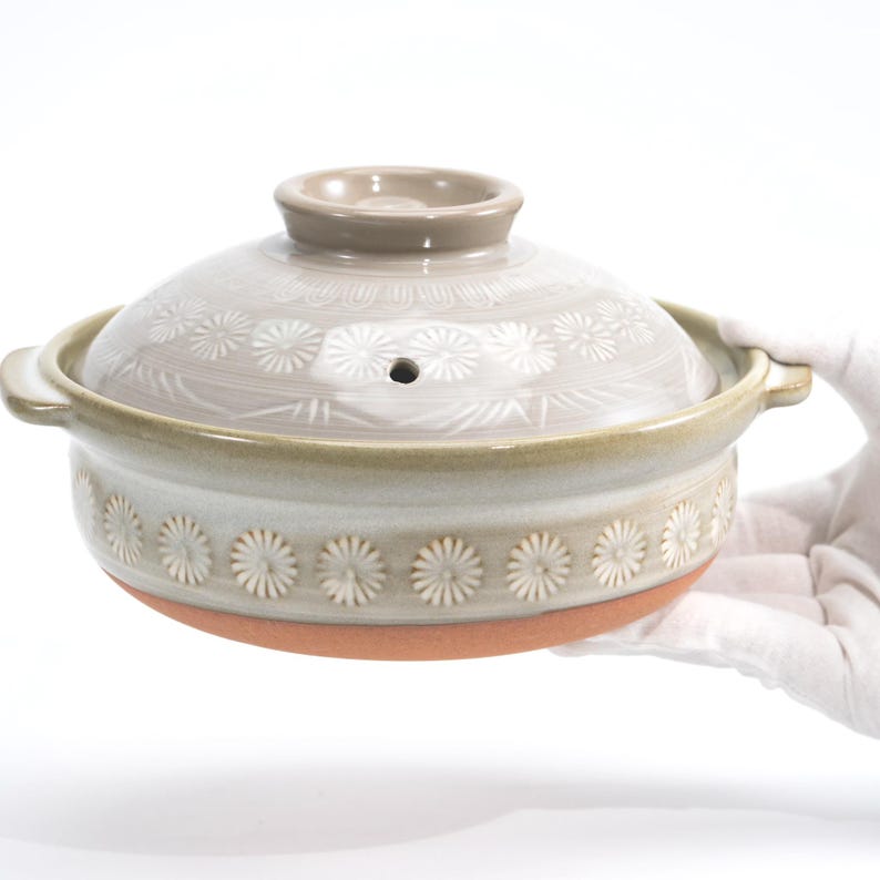 Ginpo Hanamishima Donabe Clay Pot - Thumbnail 2