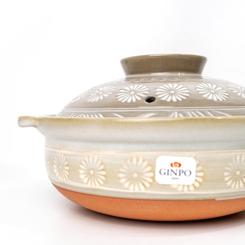 Ginpo Hanamishima Donabe Clay Pot - Thumbnail 5