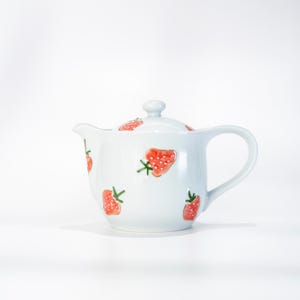 Arita Strawberry Teapot | Hand-Painted Japanese Porcelain Tea Pot | 250ml | Microwave & Dishwasher Safe