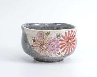Kutani Ware Hana Floral Bowl, Hand Painted Japanese Matcha Chawan, Ceramic Tea Bowl, Kobachi Bowl, Wooden Box
