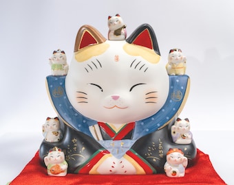 昭和レトロ 招き猫貯金箱 - 日本の招き猫置物、前足を上げている白い