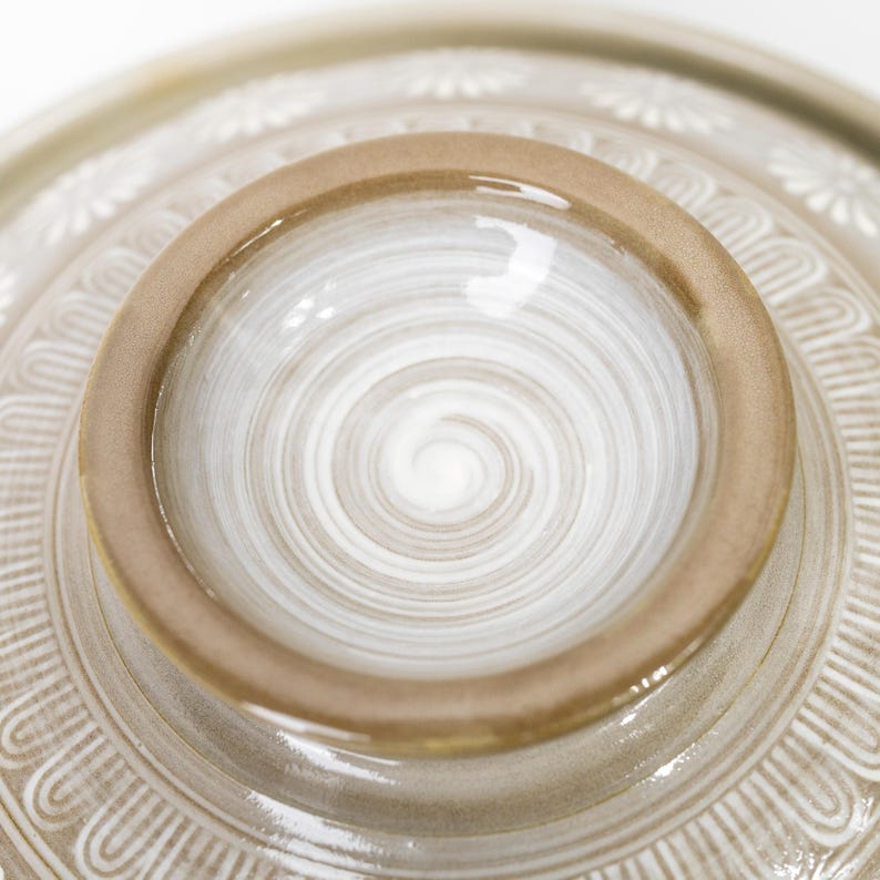 Ginpo Hanamishima Donabe Clay Pot