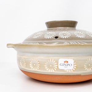 Ginpo Hanamishima Donabe – Olla de barro japonesa, cazuela floral de barro, tamaños de 0,9 a 4,0 l, fabricada en Japón