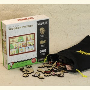 Snoopy Christmas Comic Jigsaw Puzzles – 300 Wooden Pieces | Official Peanuts Puzzle | Charlie Brown Comic | Holiday Gift | Collector Edition