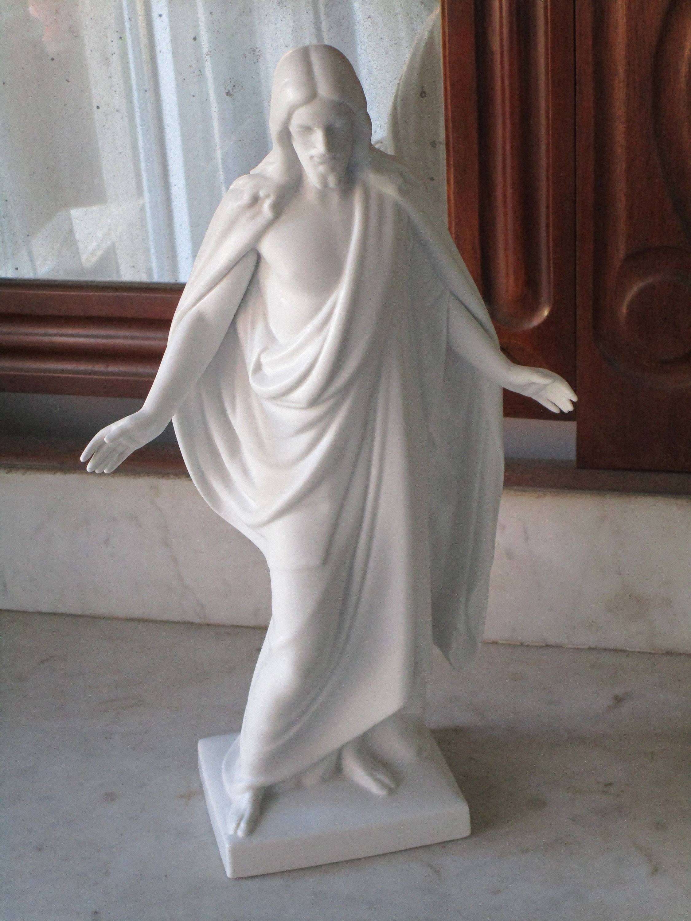 Lladro Porcelain Image of the Sacred Heart of Our Lord Jesus