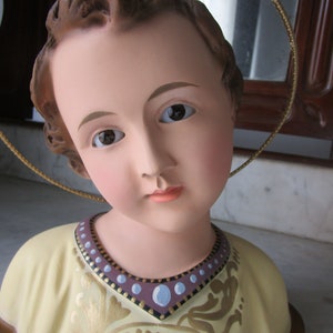 Jesuskind Büste mit Glasaugen. Religiöse Figur Los Santos de Olot Vintage.