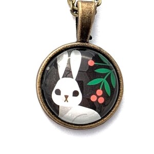 Selo de animais da floresta de inverno dos EUA 2023 - Joias de selo postal - Colar de selo postal vintage - Acabamento em bronze antigo