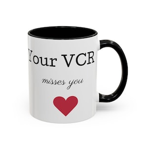 Vintage VHS Akzent Kaffeetasse (11, 15 Unzen) - Retro Nostalgie Tasse, Geschenk für Filmliebhaber, Filmliebhaber, Retro Decor