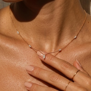 Collar de oro de 14 quilates con diamantes talla marquesa, delicado collar de diamantes para mujer, gargantilla con diamantes talla marquesa, joyería minimalista, regalo para damas de honor