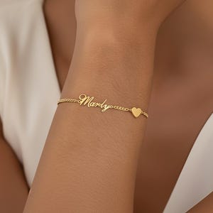 Pulsera personalizada con nombre en oro, dije con letra cursiva personalizada, delicado regalo de cumpleaños chapado en plata de ley para mujeres y damas de honor.