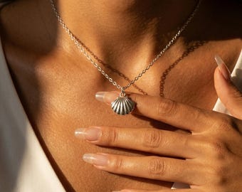 Silver Scallop Shell Pendant Necklace, Beach Jewelry
