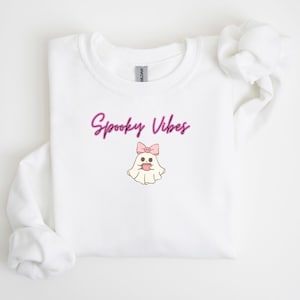 Spooky Vibes Ghost Print Sweatshirt, Cozy Halloween Pullover