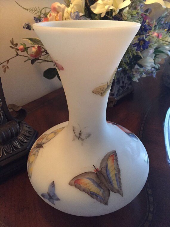 Consolidated Milk Glass Vase With Charleton Butterflies Decor Etsy