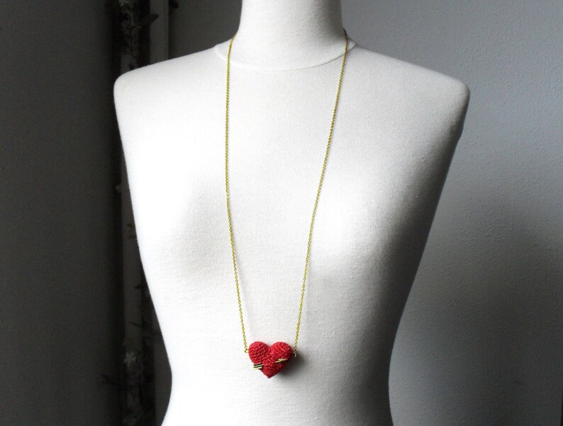 Necklace crochet red heart and gold arrow.. Wedding necklace image 5