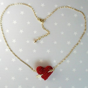 Necklace crochet red heart and gold arrow.. Wedding necklace image 3