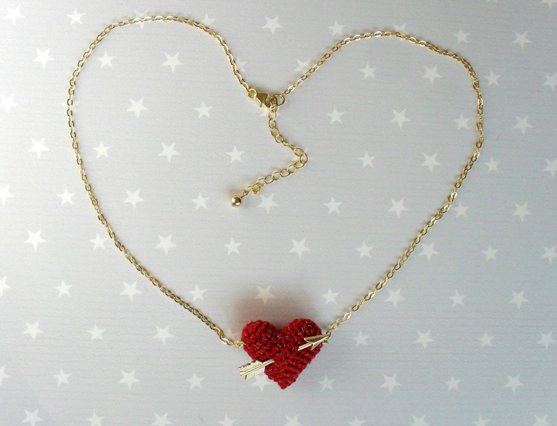 Necklace crochet red heart and gold arrow.. Wedding necklace image 3