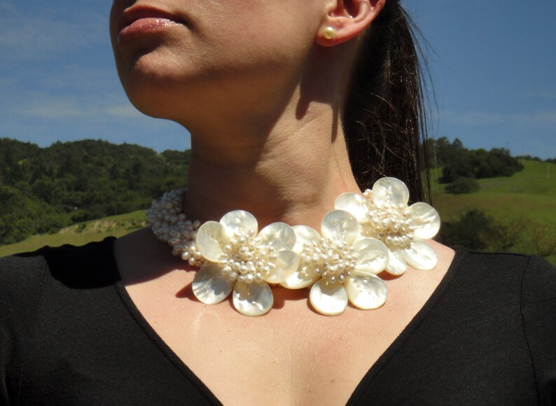 White Flora Front Clasp Necklace