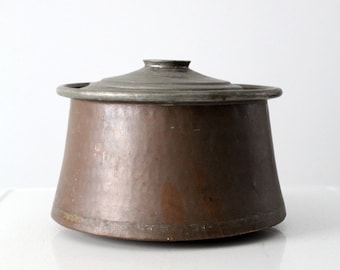 Olla de cobre antigua, caldero de cuenca redondeada