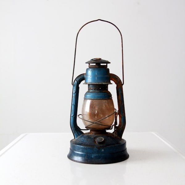 antique Dietz Little Wizard lantern