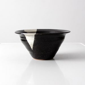 skål i studiokeramik cirka 1981