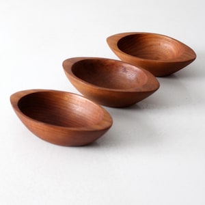 vintage hand-carved wooden bowls set of 3