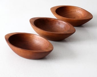 vintage hand-carved wooden bowls set of 3