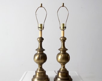 coppia di lampade da tavolo in ottone di metà secolo