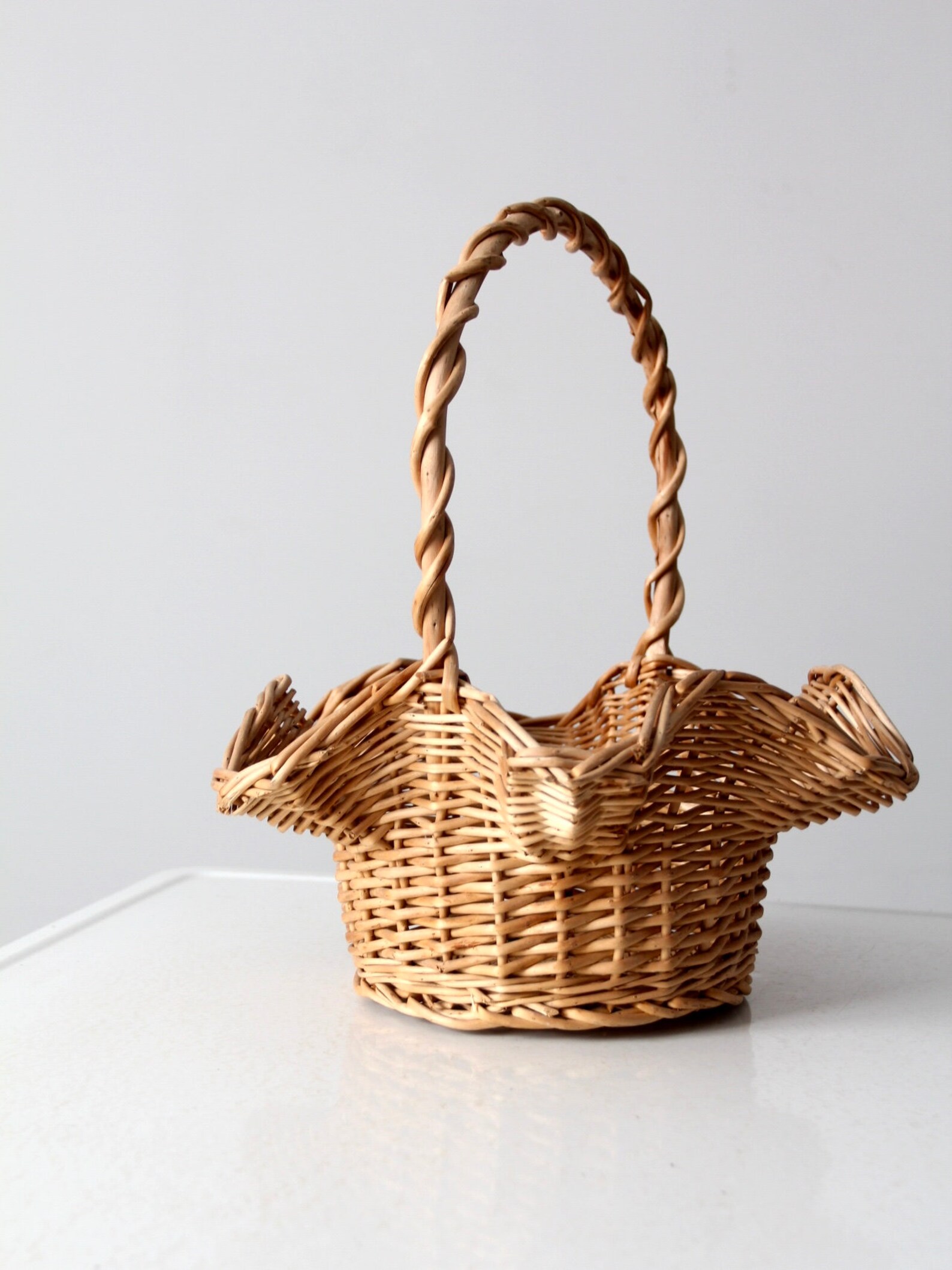 Vintage flower basket handle basket with ruffled top Etsy