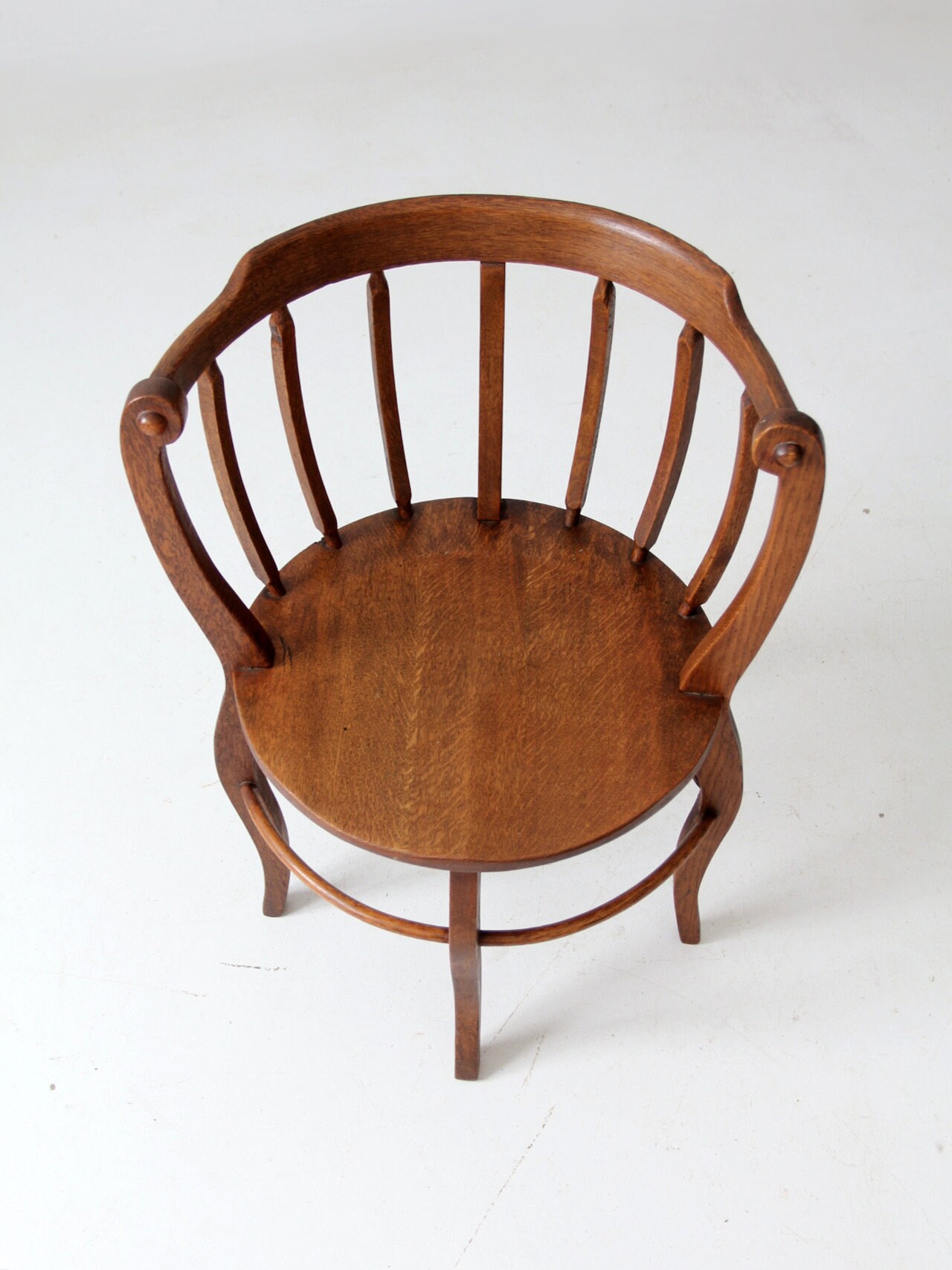 Vintage round back chair outlet