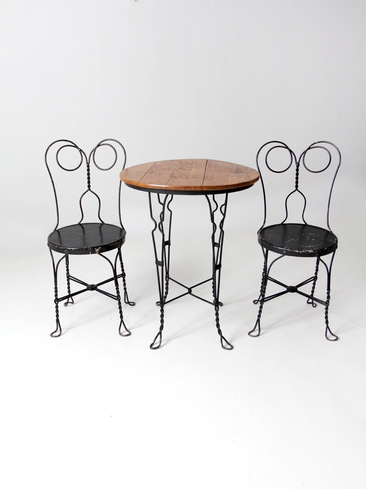 Ice cream table and cheap chairs for sale