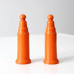vintage salt & pepper shakers, plastic push top retro shakers
