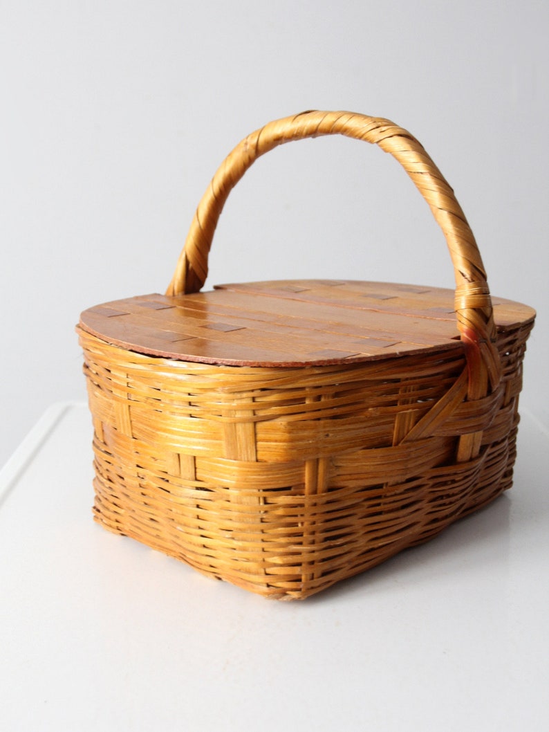 vintage woven picnic basket image 2